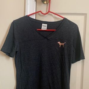 Short sleeve v neck vs pink shirt